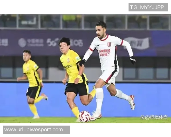 德尔加多错失反击机会被替换下场情绪低落引发关注